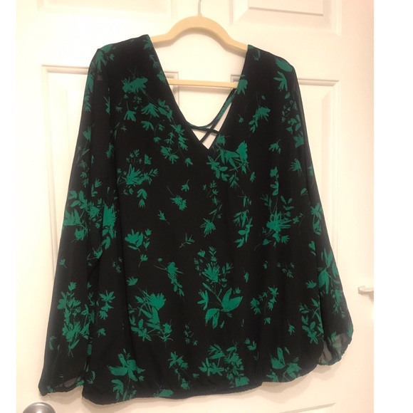 torrid Tops - Torrid floral blouse - Size 3 torrid Tops - Torrid floral blouse - Size 3
